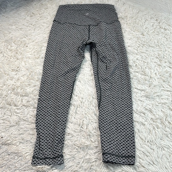 Lululemon Align Crop *21" Monochromic Ice Grey Black - Picture 3 of 5